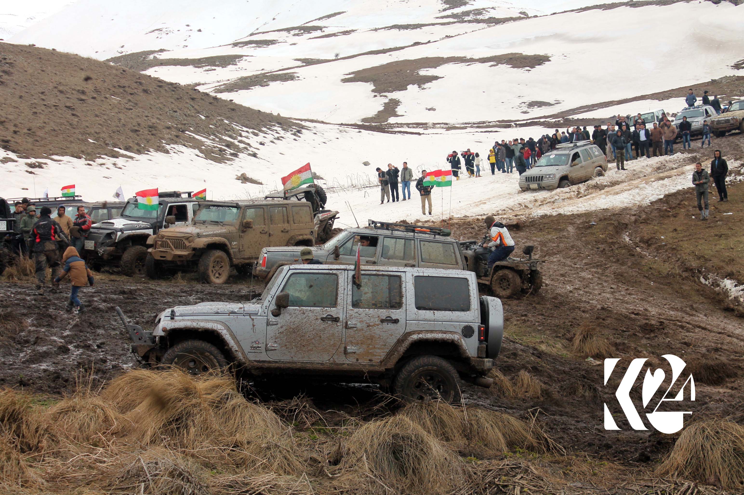 بە وێنە.. فێستیڤاڵی بەفر لە حاجی ئۆمەر